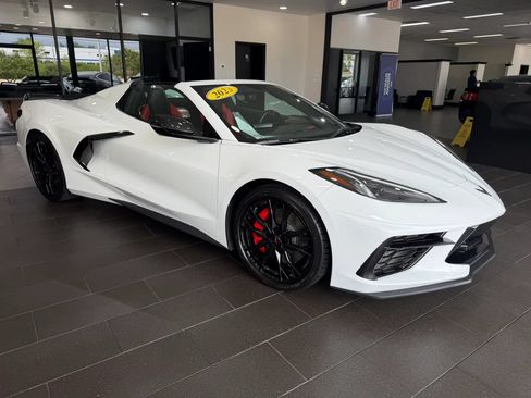 Used 2023 Chevrolet Corvette Stingray Premium Conv w/ Z51 Performance Package RWD image 8