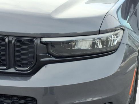 Certified 2024 Jeep Grand Cherokee L Altitude image 33