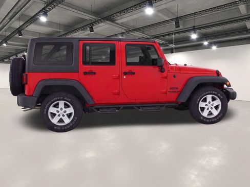 Used 2018 Jeep Wrangler Unlimited Sport S AWD/4WD image 8