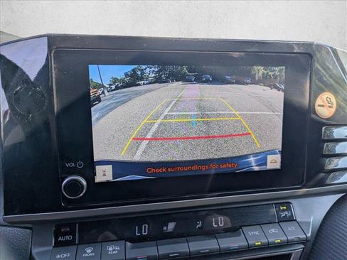 Used 2025 Toyota Camry SE FWD image 13