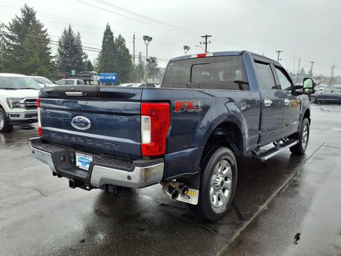 Used 2017 Ford F250 Lariat w/ Chrome Package image 4