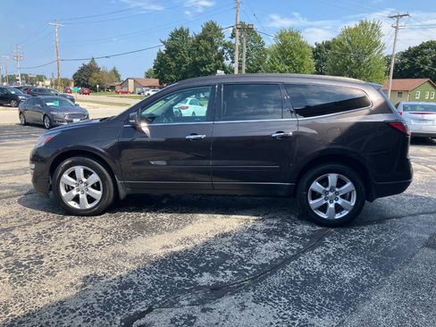 Used 2017 Chevrolet Traverse LT w/ Style and Technology Package AWD/4WD image 6