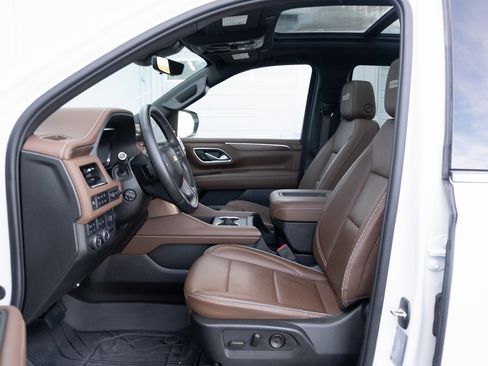 Used 2024 Chevrolet Tahoe High Country image 12