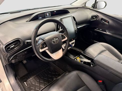 Certified 2017 Toyota Prius Prime Advanced w/ Carpet Mat Package image 9