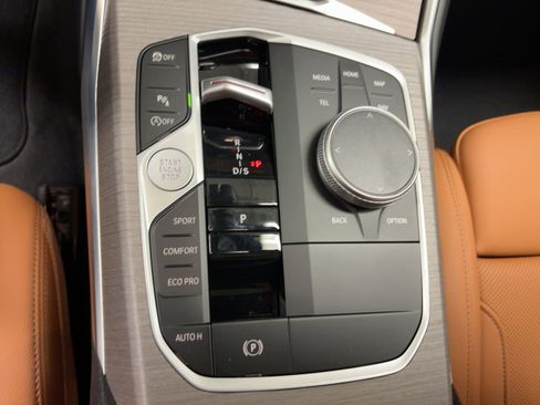 New 2026 BMW 330i Sedan w/ Premium Package RWD image 18