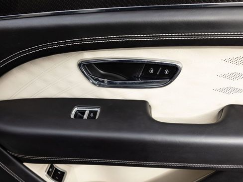 Used 2023 Bentley Bentayga Extended Wheelbase image 75