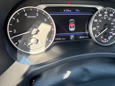 Used 2025 Nissan Sentra SV FWD image 38