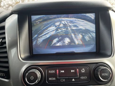 Used 2018 Chevrolet Suburban LT image 27