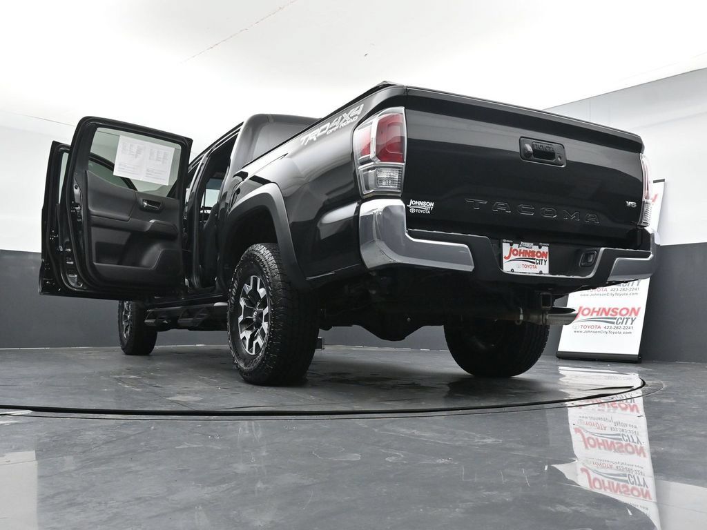 Used 2022 Toyota Tacoma TRD Off-Road AWD/4WD image 45