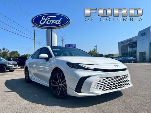 Used 2025 Toyota Camry XSE FWD image 1