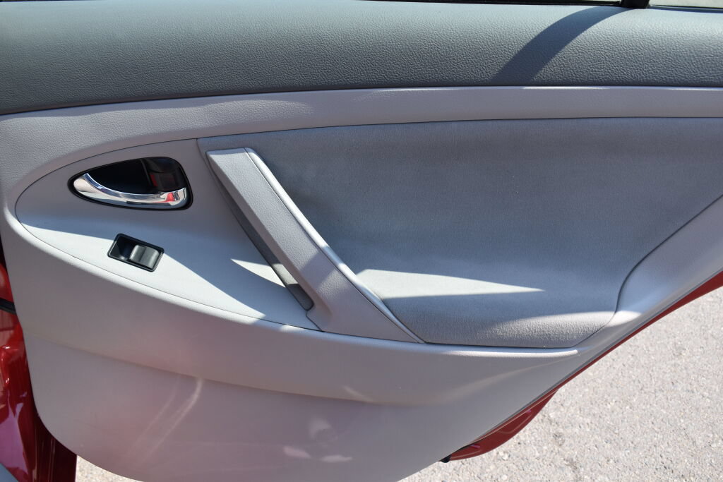 Used 2009 Toyota Camry LE FWD image 21