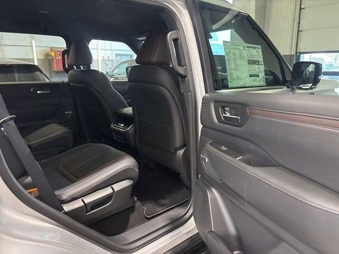 New 2026 Nissan Armada SL image 17