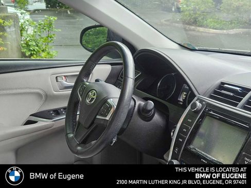 Used 2017 Toyota Camry XLE FWD image 9