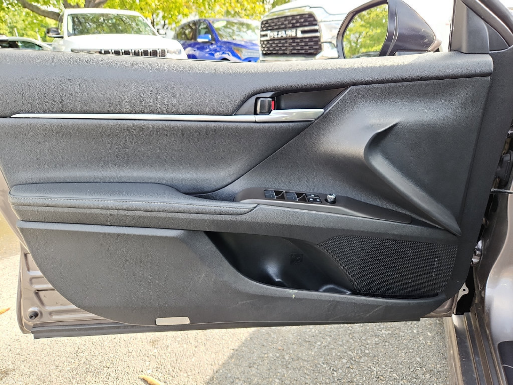 Used 2024 Toyota Camry XSE FWD image 12