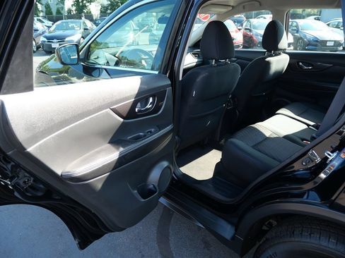 Used 2018 Nissan Rogue S AWD/4WD image 24