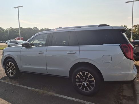 Certified 2025 Ford Expedition Platinum AWD/4WD image 5