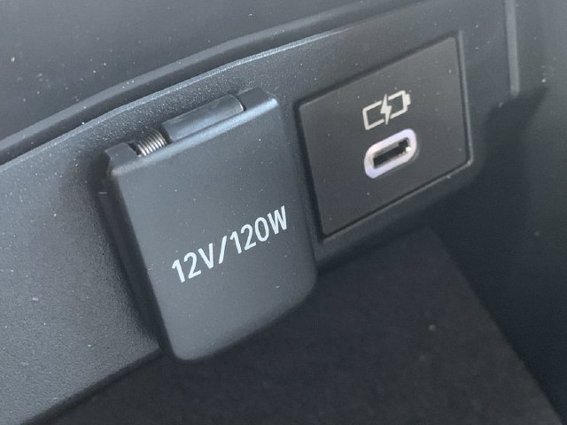 Used 2025 Toyota Corolla SE w/ SE Package FWD image 29