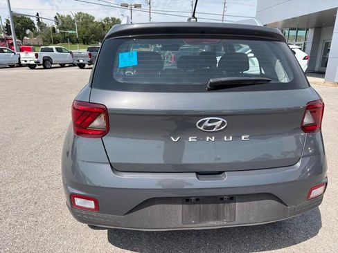 Used 2025 Hyundai Venue SEL FWD image 20