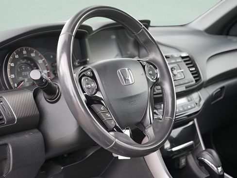 Used 2017 Honda Accord Sport image 21