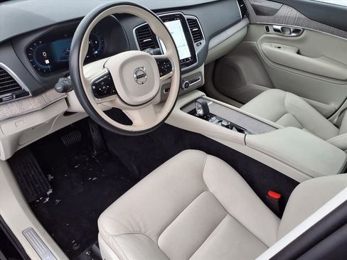 Used 2024 Volvo XC90 B6 Plus image 5