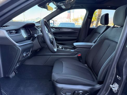 New 2025 Jeep Grand Cherokee Laredo X w/ Luxury Tech Group I image 20