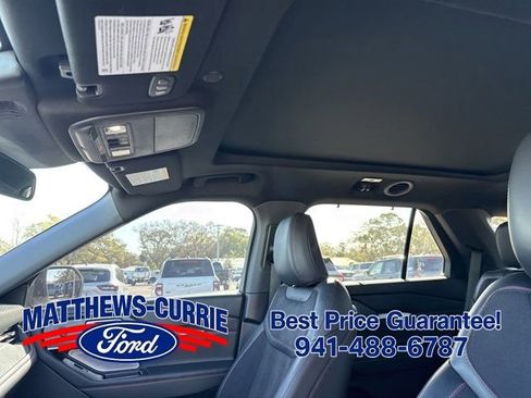Used 2025 Ford Explorer ST AWD/4WD image 11