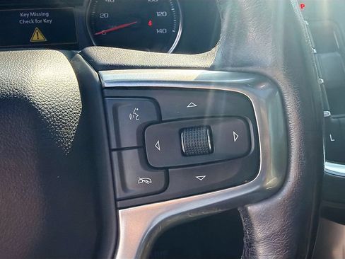 Used 2021 Chevrolet Suburban LT w/ LT Signature Package RWD image 39