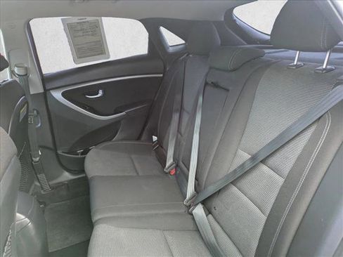 Used 2017 Hyundai Elantra GT FWD image 16