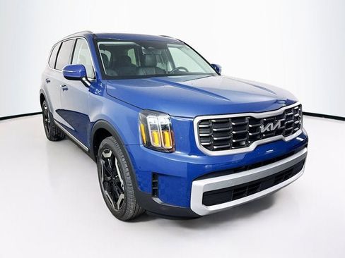 New 2025 Kia Telluride S image 3