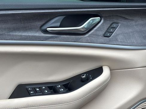 New 2025 Jeep Grand Cherokee Limited image 17