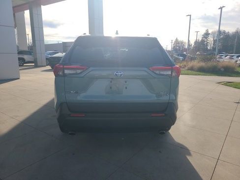 Used 2020 Toyota RAV4 XLE image 6