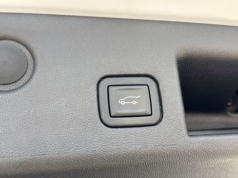 Certified 2023 Chevrolet Equinox Premier AWD/4WD image 28