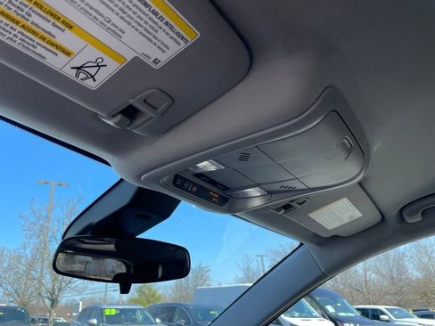 Used 2024 Chevrolet Equinox LT image 26