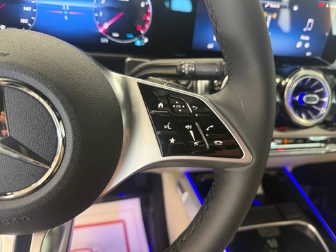 Used 2026 Mercedes-Benz GLB 250 4MATIC image 31