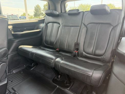 Used 2026 Jeep Grand Wagoneer Limited AWD/4WD image 38