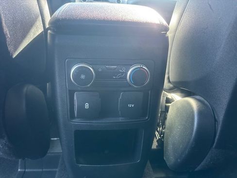 Used 2020 Ford Explorer XLT w/ Equipment Group 202A AWD/4WD image 14