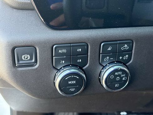 New 2026 GMC Sierra 2500 SLT w/ SLT Premium Package AWD/4WD image 26