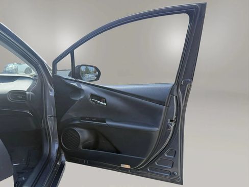 Used 2019 Toyota Prius LE w/ Carpet Mat Package FWD image 34