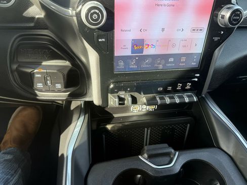 Used 2025 RAM 2500 Laramie image 19