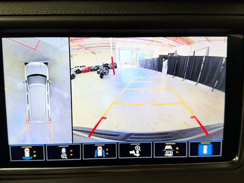 Used 2021 GMC Yukon Denali w/ Denali Premium Package AWD/4WD image 14