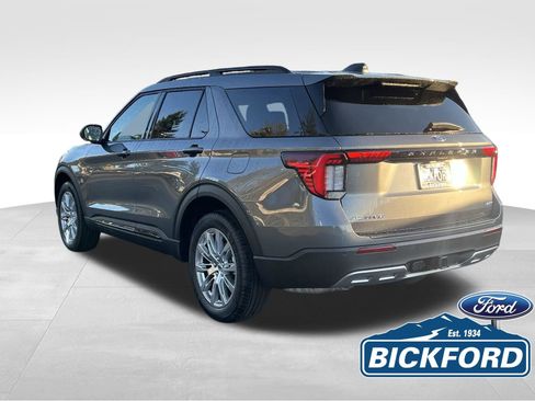 New 2026 Ford Explorer Active w/ Active Comfort Package AWD/4WD image 8