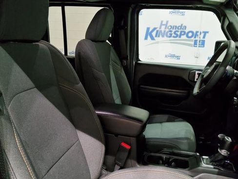 Used 2024 Jeep Wrangler Willys image 21