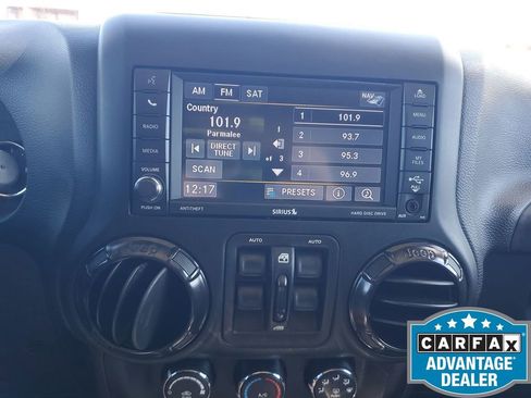 Used 2017 Jeep Wrangler Unlimited Sahara image 31