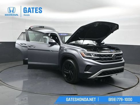 Used 2022 Volkswagen Atlas Cross Sport SE w/ Black Wheel Package AWD/4WD image 55