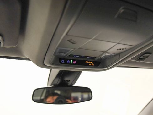 Used 2023 GMC Acadia SLE w/ Driver Convenience Package image 32