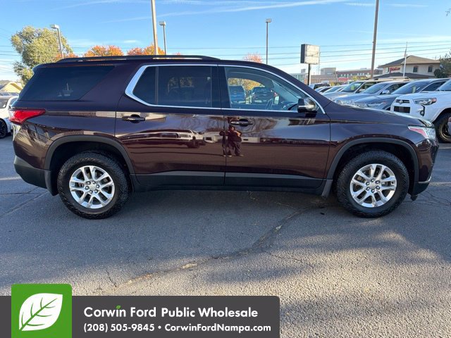 Used 2019 Chevrolet Traverse LT w/ LPO, Blackout Package AWD/4WD image 4
