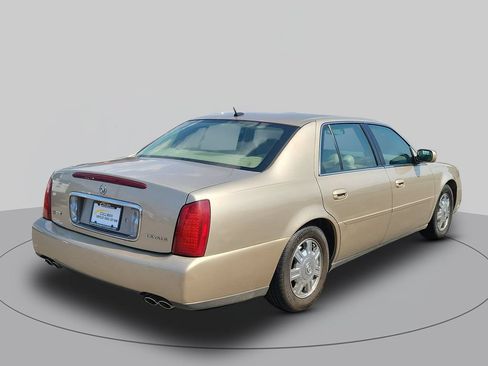 Used 2005 Cadillac De Ville w/ Deville Premium Package FWD image 3
