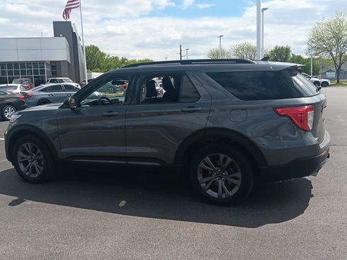 Used 2023 Ford Explorer XLT w/ Equipment Group 202A AWD/4WD image 9