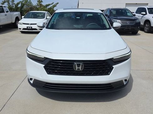Used 2023 Honda Accord EX image 8