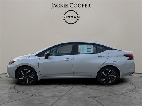 New 2025 Nissan Versa SR w/ Trunk Package image 2